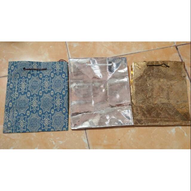 

Paperbag tas kertas ukuran 14x10,5x17 tas kertas toples