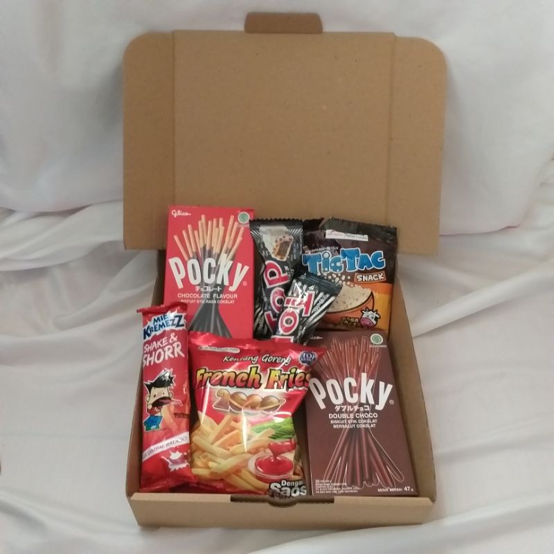 

Snack Box /Gift Box /Hamper Snack box /Kado Wisudah/ Kado Ulang Tahun