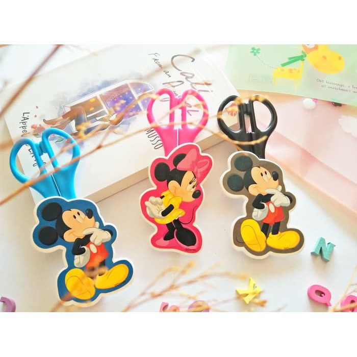 

Gunting Mickey Minnie Mouse