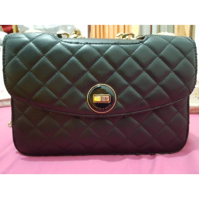 Tas charles n keith sling bag
