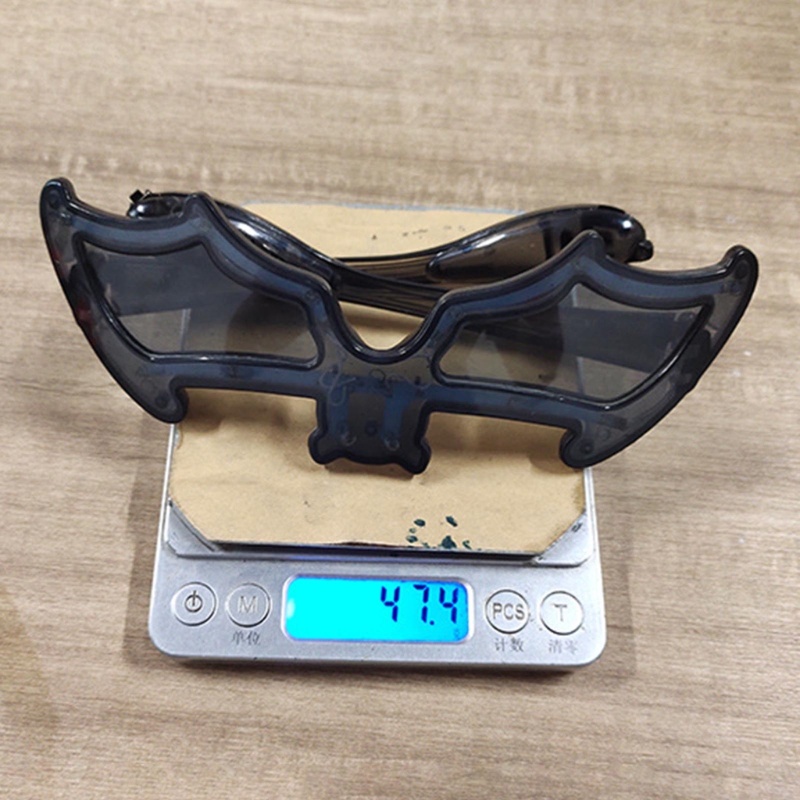 Ornamen Kacamata Desain Tengkorak Penyihir Dengan Lampu Untuk Dekorasi Pesta Halloween