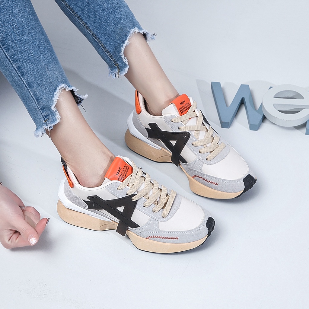 Sepatu Sneakers Wanita Import Temali Outsole Rubber Anti Slip