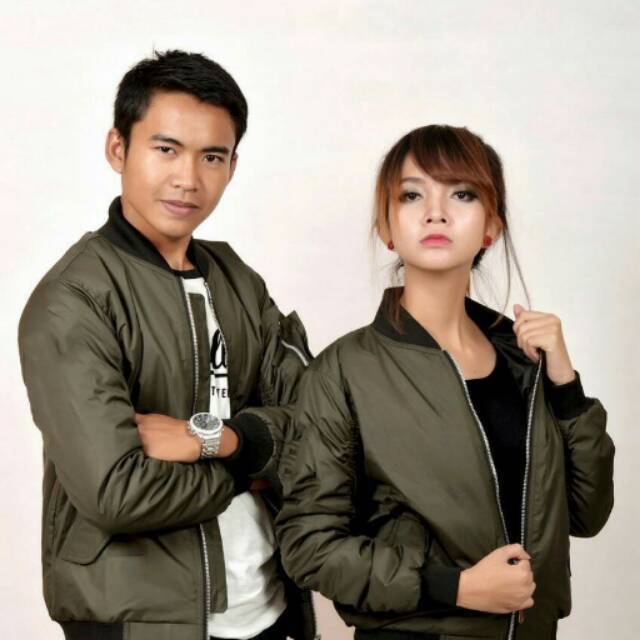 BOMBER COUPLE HIJAU ARMY JAKET COUPLE TERMURAH DAN TERLARIS