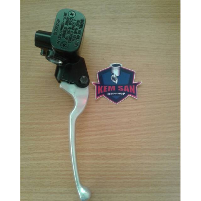 Master Rem Depan Kanan Yamaha Aerox Original