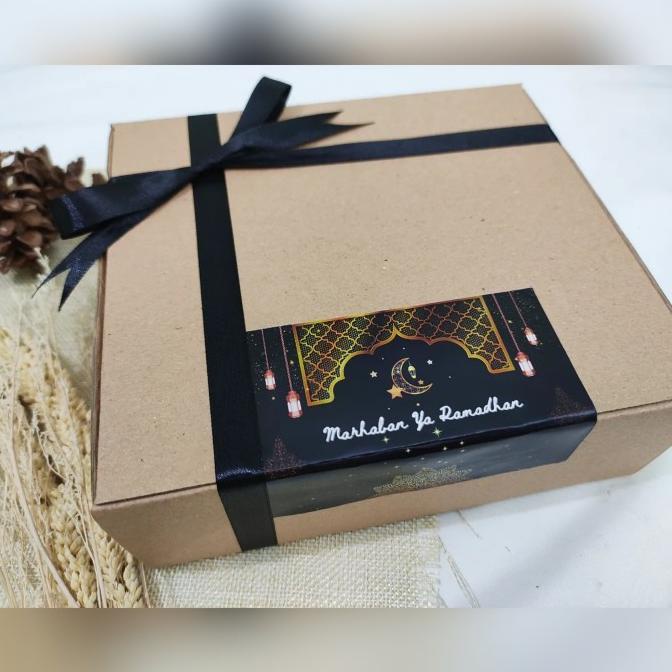 

Hampers Lebaran / Hampers Sajadah Travel / Hampers Idul Fitri Sejadah