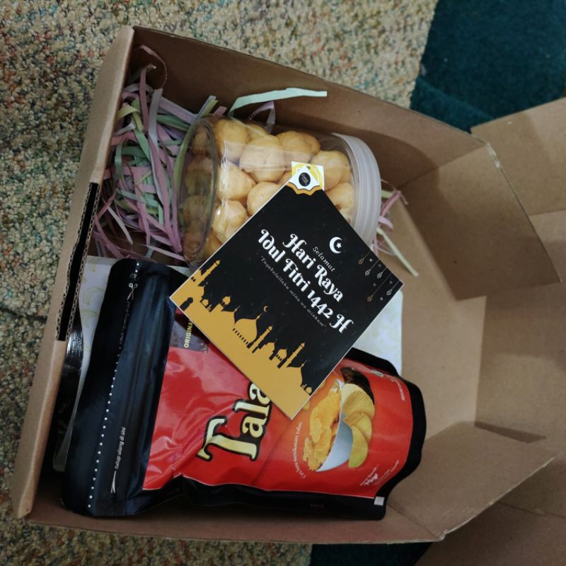 

HAMPERS LEBARAN | SNACK PREMIUM (PAKET SINGLE)