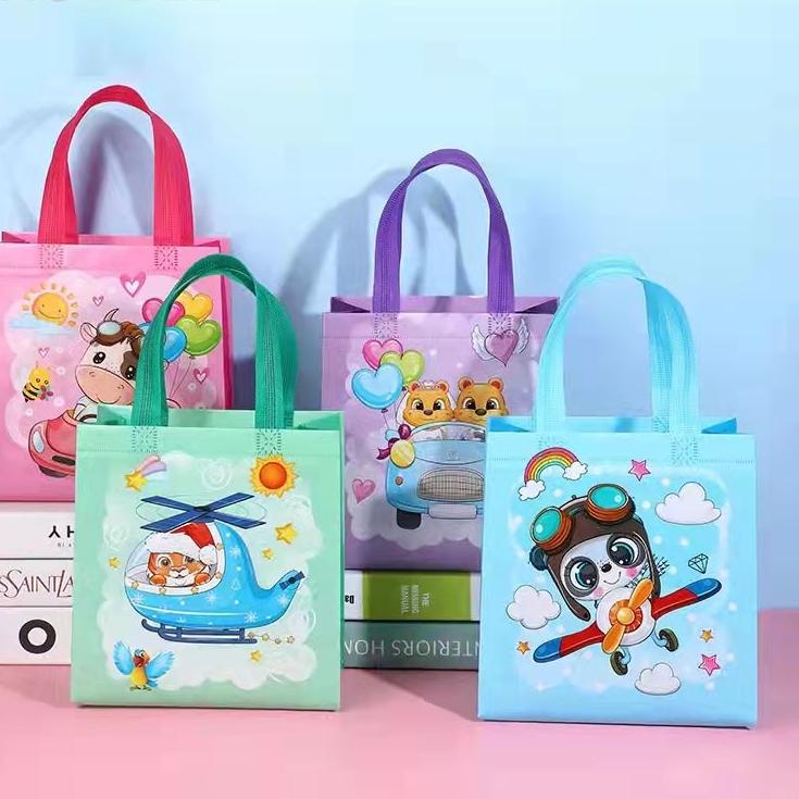 

Sekarang Bermanfaat MYSTYLE GOODIE BAG DX23 (1 LUSIN WARNA RANDOM) ANEKA GAMBAR KARAKTER LUCU ULANG TAHUN HAPPY BIRTHDAY TAS KARUNG PLASTIK SOUVENIR