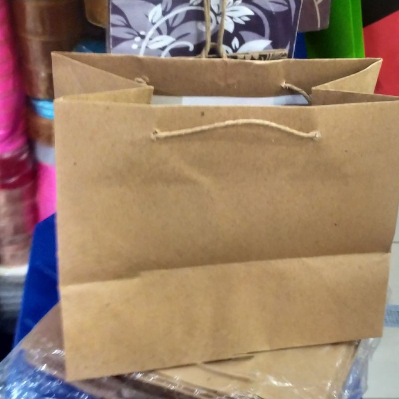 

Paper bag bronis 22 snak box terlaris dan termurah isi 12 pcs