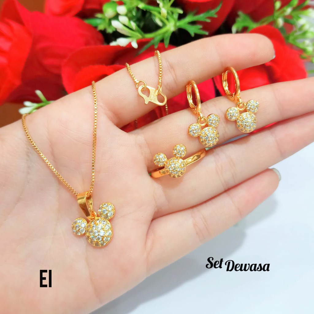 Set Dewasa Tanpa Gelang Tangan Perhiasan Wanita Gold dan Silver limited edition