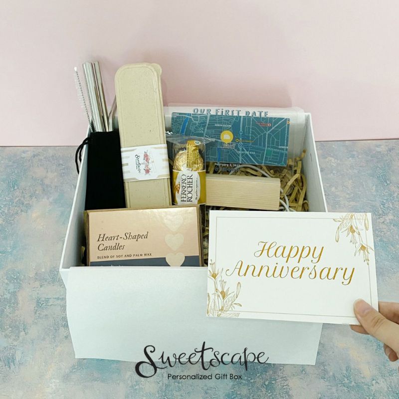 

Gift Box Package 303-Paket Hampers 303 - Hadiah Untuk Anniversary