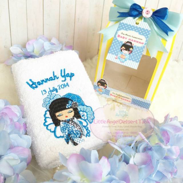

HAMPER / SOUVENIR TOWEL WITH PAPER BOX PACKAGING