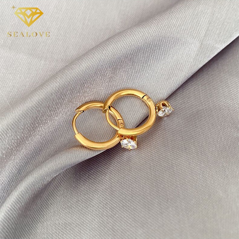 Anting-anting titanium wanita berlian bulat lapis 18k emas anti-karat dan anti-alergi aksesoris perhiasan Fashion Korea