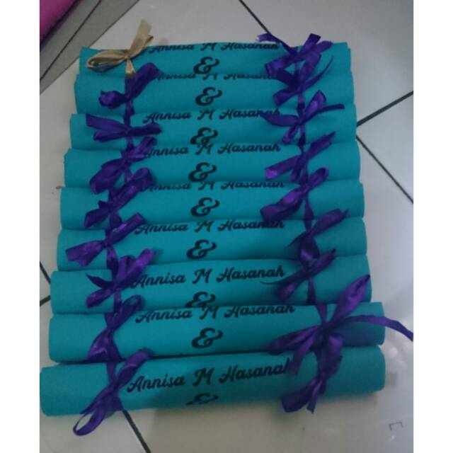 

Tas goodiebag souvenir weding dan jasa sablonan nya satu sisi satu warna na di tambah pake pita