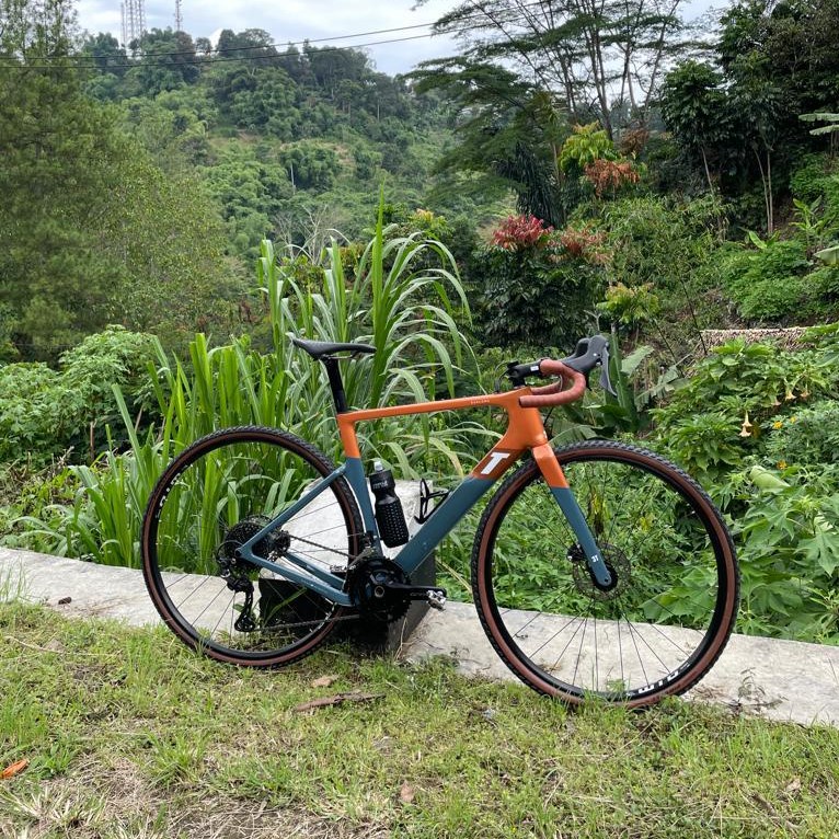 Sepeda Gravel Bike 3T Exploro Shimano GRX