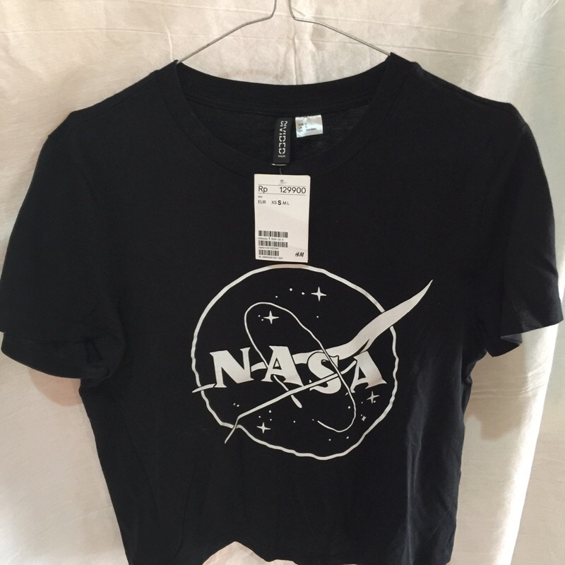 nasa hnm crop tee preloved