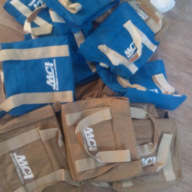 Tas slempang MCI