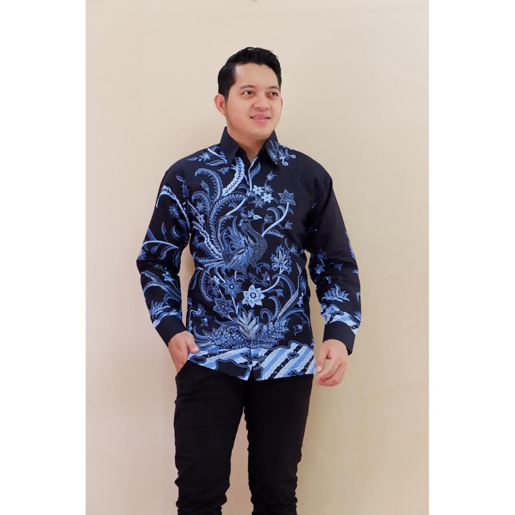 CENDRAWASIH BIRU KEMEJA BATIK PRIA SOLO LENGAN PENDEK LAPIS FURING ATASAN BATIK PREMIUM MODERN ATASAN BATIK PREMIUM MODERN KANGEN KAMULYAN SUKET SEGORO ZAIDAN TWO DEWARAJA BABON ANGREM JAYANEGARA LAKESWARA BAYUSUTA WAYANG MABUR MERAK PUSPITA HUTAMA DHIMAS