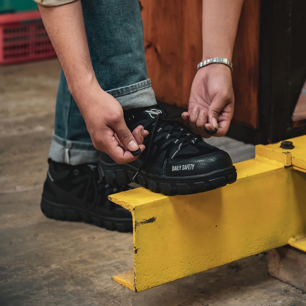 REISEN GEAR - MAMBA | Sepatu safety boots ujung besi dengan telapak besi sefty buts cocok untuk sepatu proyek dan sepatu gunung