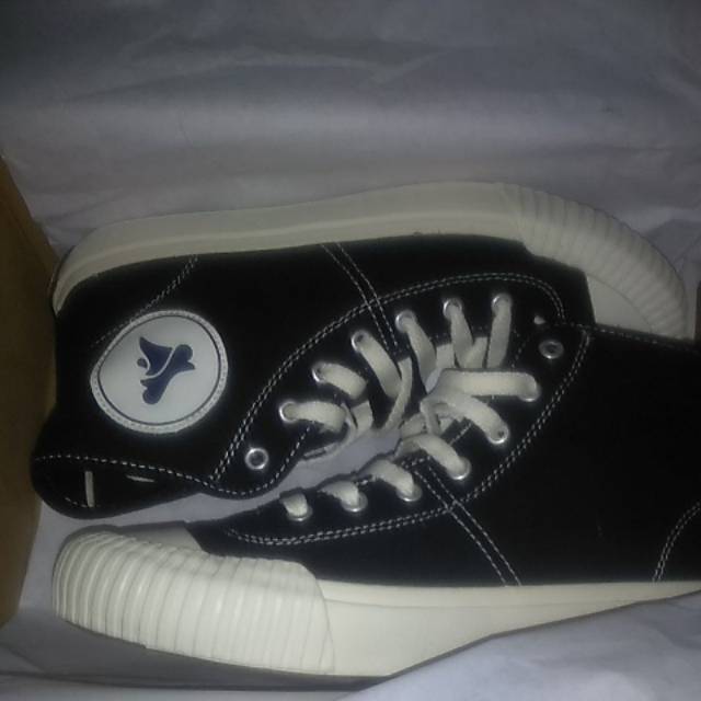 Brodo vulcan HI black & white