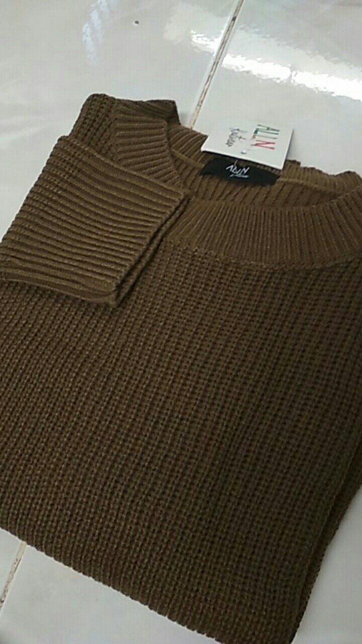 Nikka sweater vs bronze | Shopee Indonesia