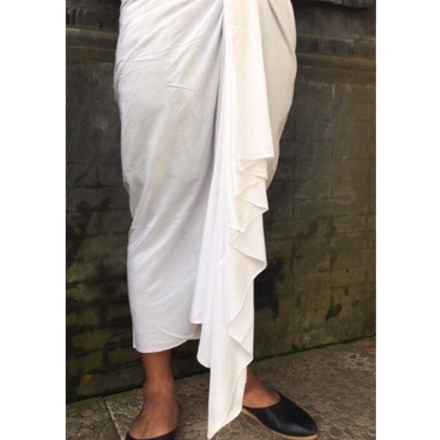 Kamen Putih Pakaian Adat Bali