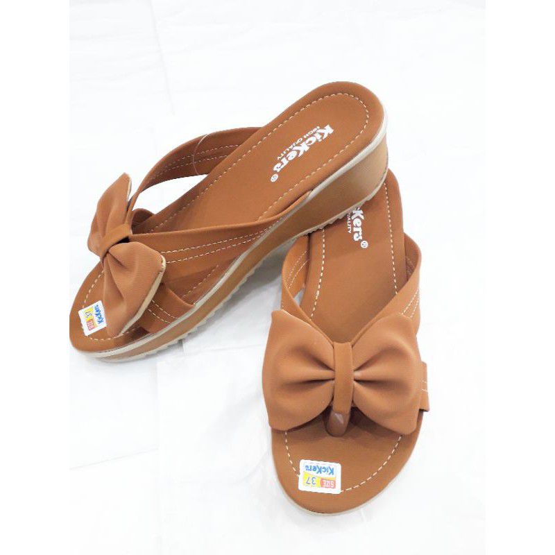 SANDAL WEDGES WANITA KICKERS MODEL PITA