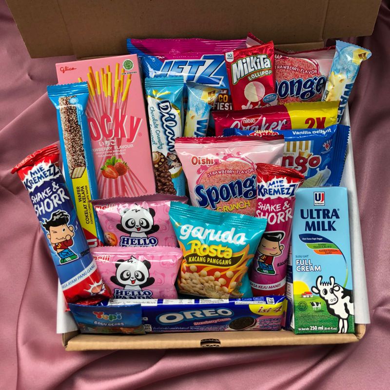 

SNACKBOX | GIFTBOX | KADO WISUDA | KADO SIDANG | KADO ULANG TAHUN | HAMPERS | PILU SERIES