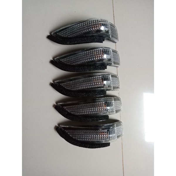 sen spion ,lampu sen spion calya,sigra,yarris,kanan.