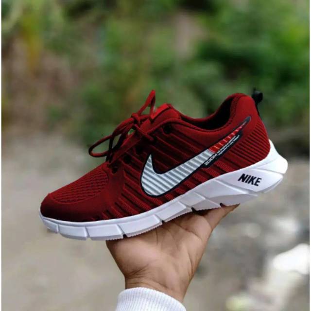 sepatu sport NIKE ZOOM. NO DUSS