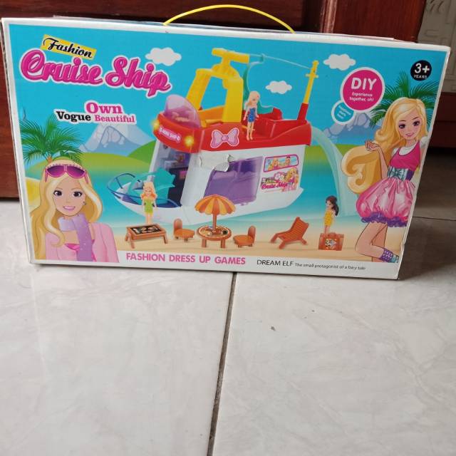 Mainan kapal pesiar cruise ship