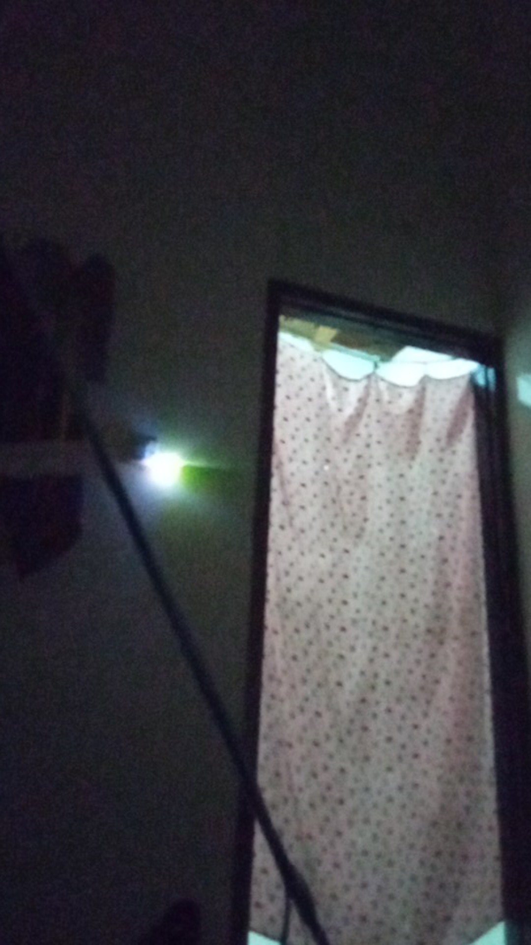 Kemeja Batik Pria Lengan Panjang Motif Manuk Kuning Kecil