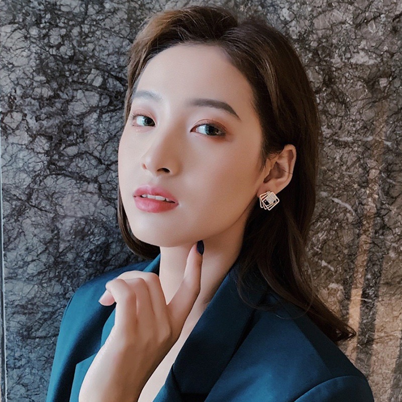 Gaya korea tinggi rasa geometris telinga baru trendi anting-anting perempuan sederhana gaya dingin 9
