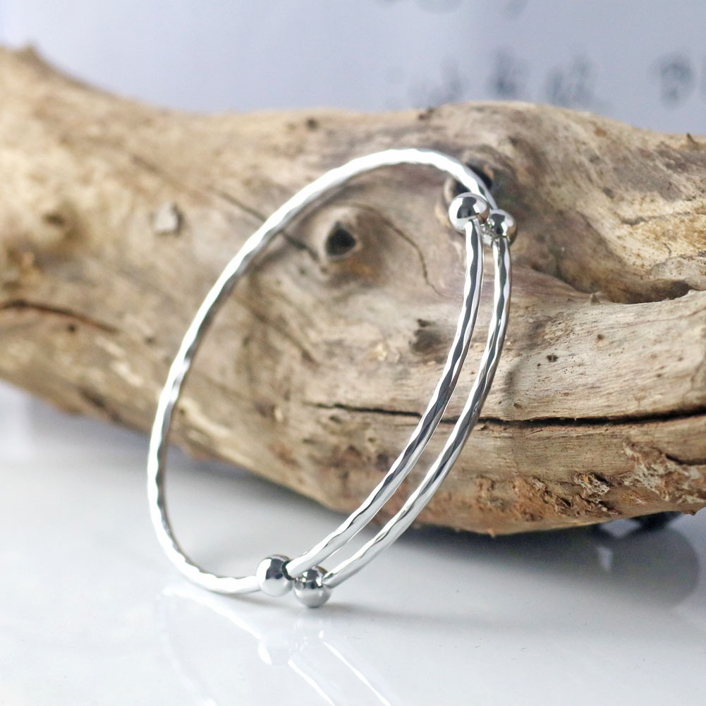 Hu Hu Hu Hu Hu Alat Bantu Pasang Kacamata♡ Gelang Bangle Open Adjustable Bahan Alloy Gaya Klasik Untuk Wanita