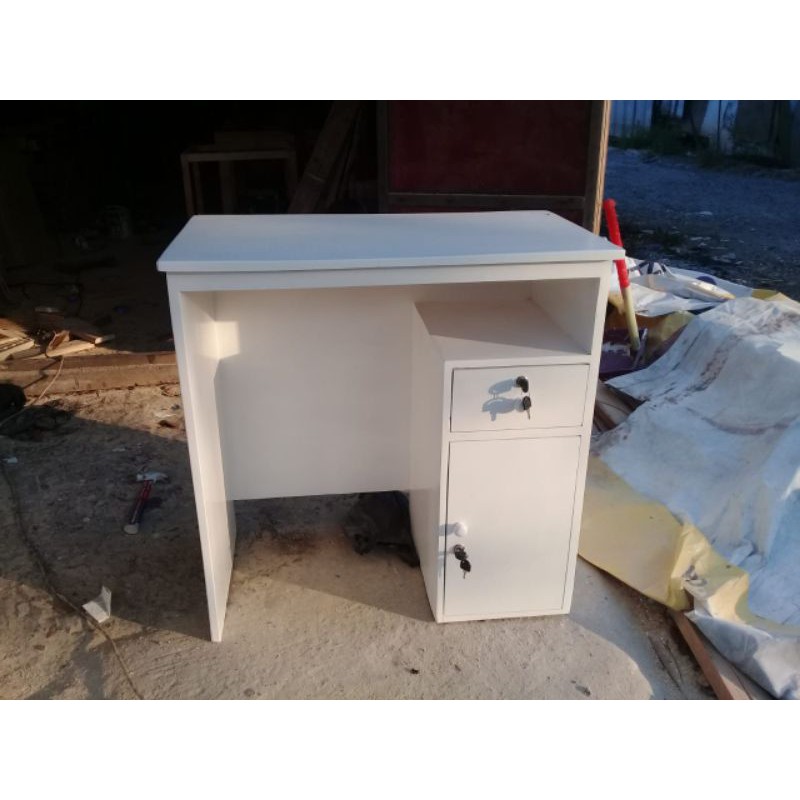 meja kantor minimalis modern