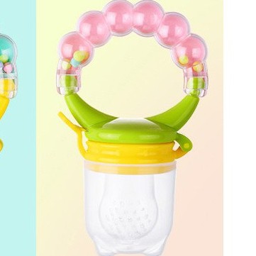 MOMMYCARE Empeng Dot Buah Anak Bayi Baby Fruit Feeder Rattle Teether Kompeng Pacifier Gigitan Bayi-#A50 Pink Hijau