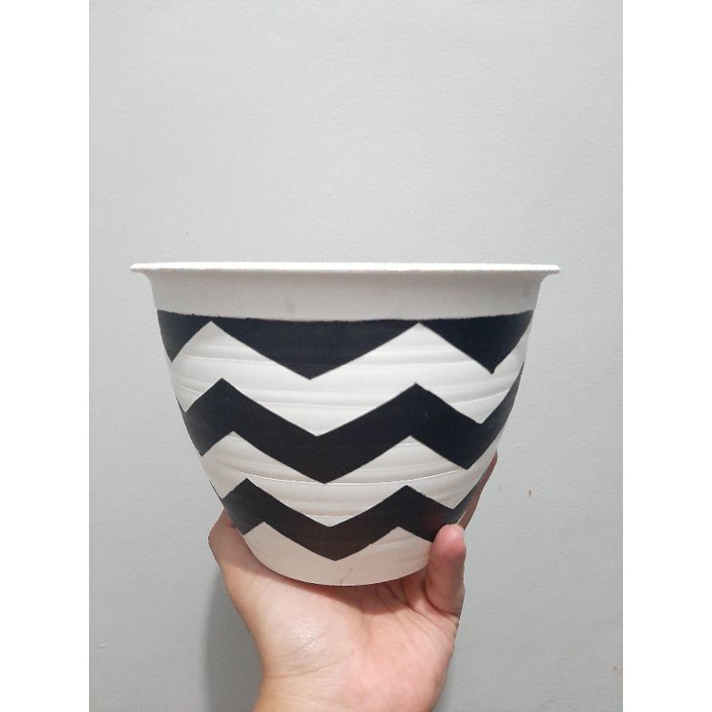 Pot Unik (Pot home decor untuk tanaman hias/monochrome)