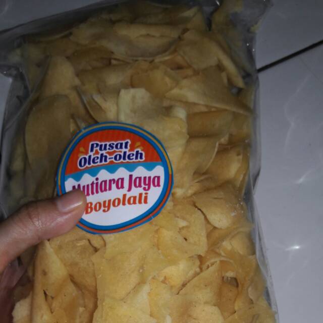 

Cemilan keripik getuk