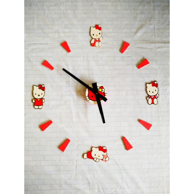 Jam Dinding Besar Karakter