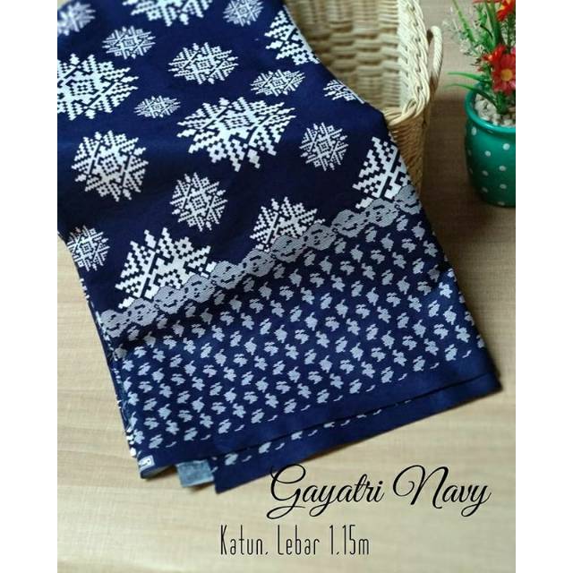 Kain Batik Katun Batik Navy Lebar 1 15m Harga 0 5m Shopee Indonesia