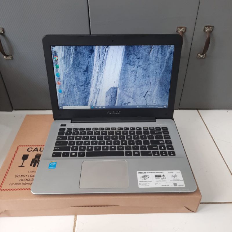 Laptop Asus X455LAB, Core i3-5005U Ram 4/500Gb HDD Windows 10 Layar 14inch Siap pakai