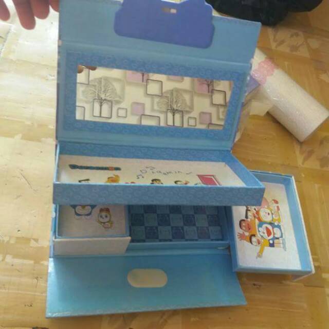 

Kotak pensil multifungsi