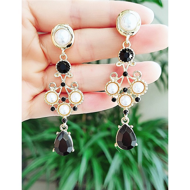 LRC Anting Tusuk Fashion Black Pearl Geometric Stud Earrings D28709