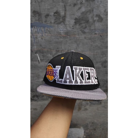 topi snapback Lakers x adidas second