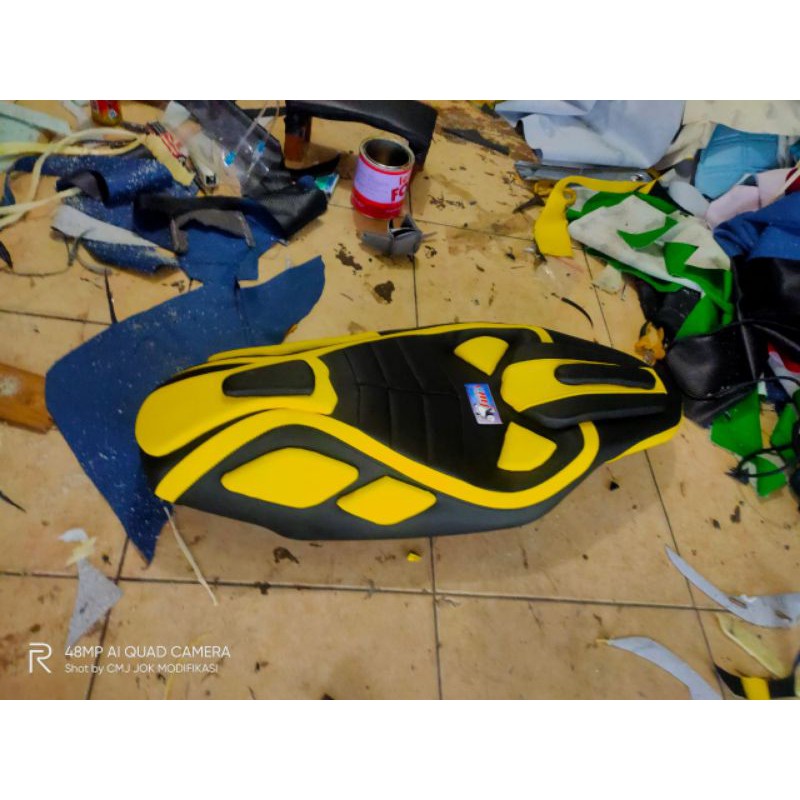 Jok Yamaha aerox modifikasi kulit mbtech