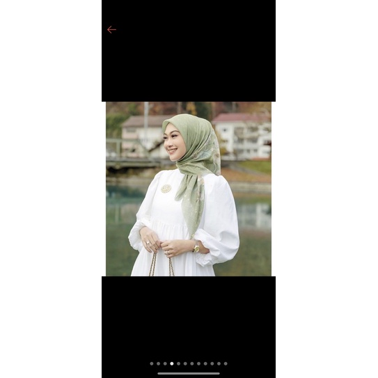 Buttonscarves The Nada series Si