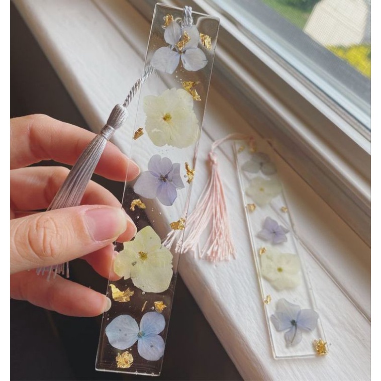 

Penanda buku resin / resin bookmark glitter floral