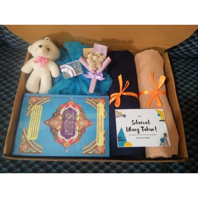 

hampers cewek/kado ultah/hampers hijab