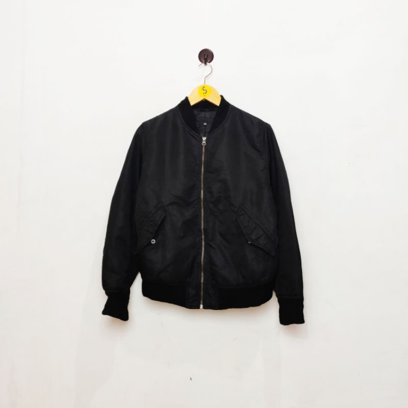 Preloved Uniqlo Bomber Jacket