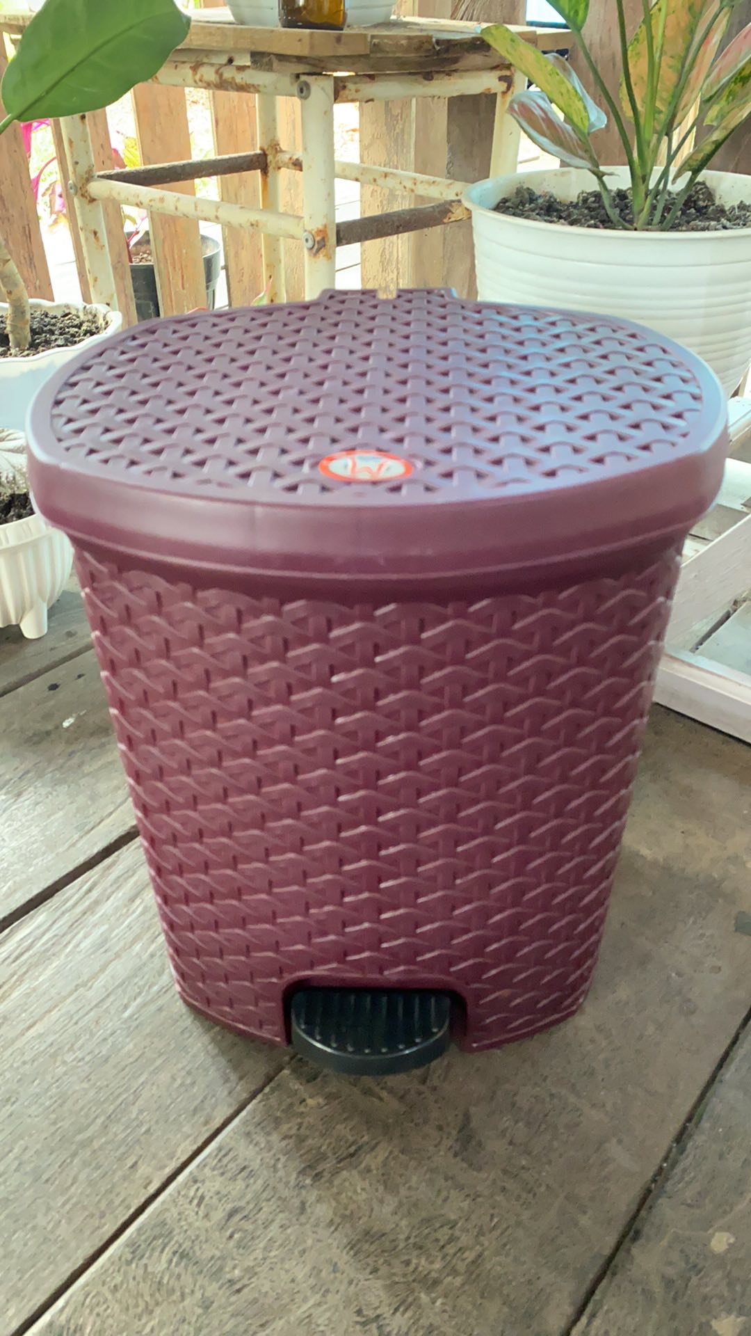 Tempat Sampah Injak Rotan Anyam / Tong Sampah Kecil & Besar