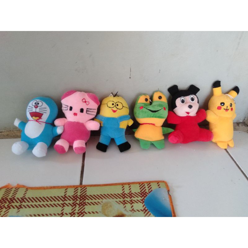 Boneka mini Tempelan kaca